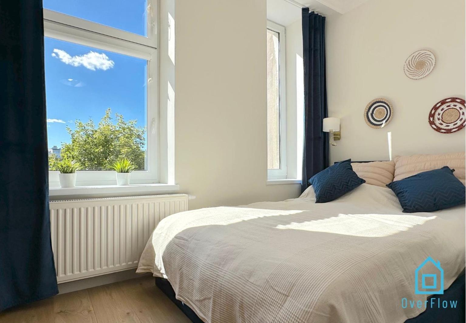Seredino Navy Apartment- Modern Comfort In A Quiet Location, 5 Minutes To Old Town & Seaside * Gdańsk